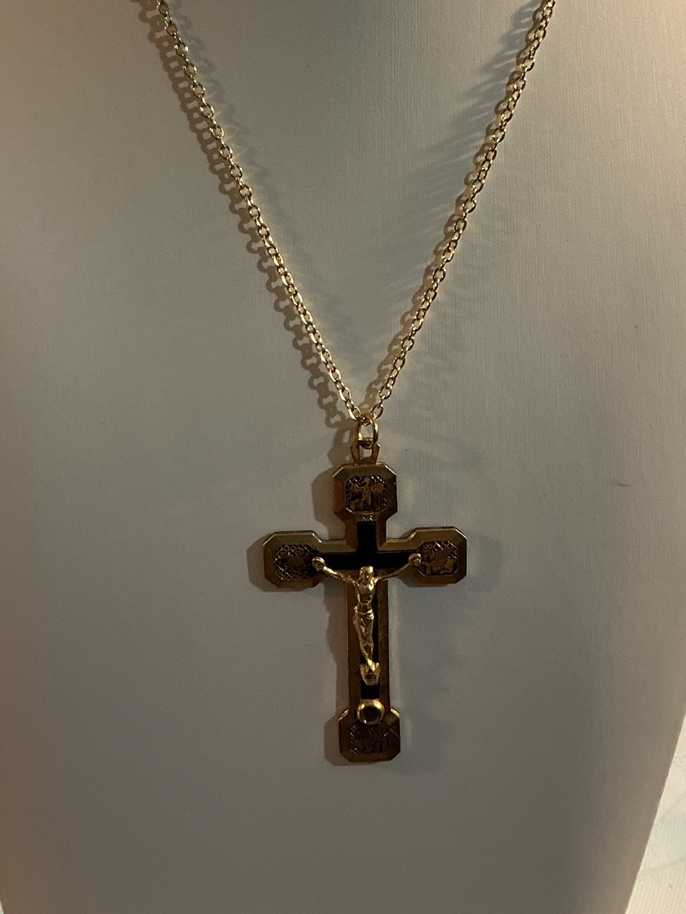 Via Crucis (Stations of the Cross) Religious Vintage Gold Filled Pendant Necklac